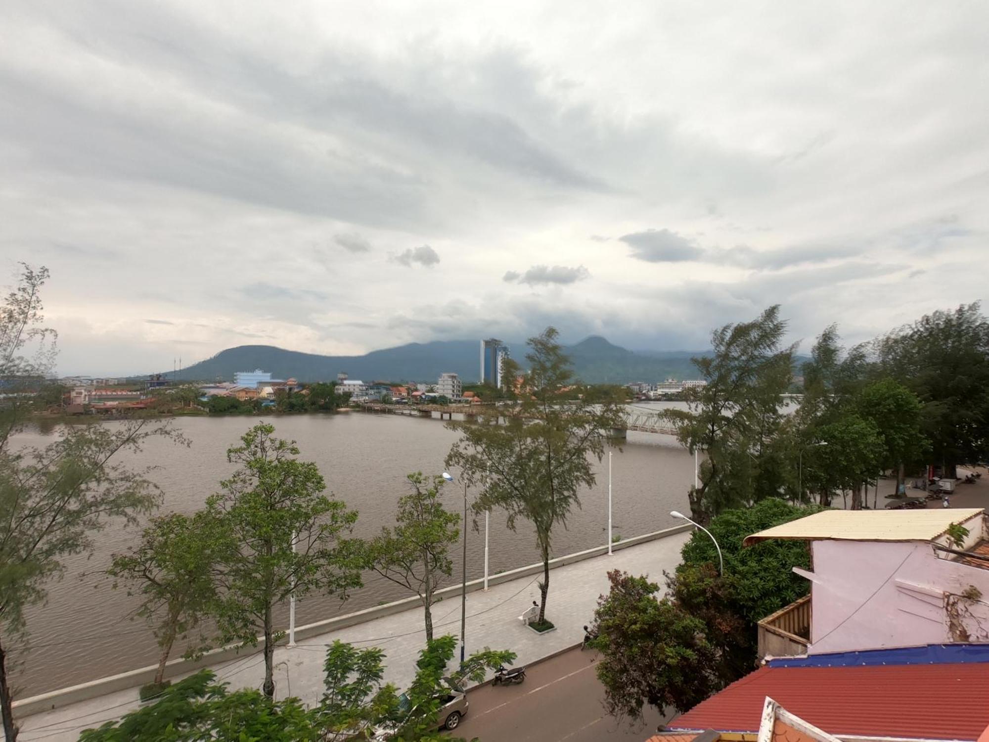 Good Morning Kampot Hotel Ngoại thất bức ảnh