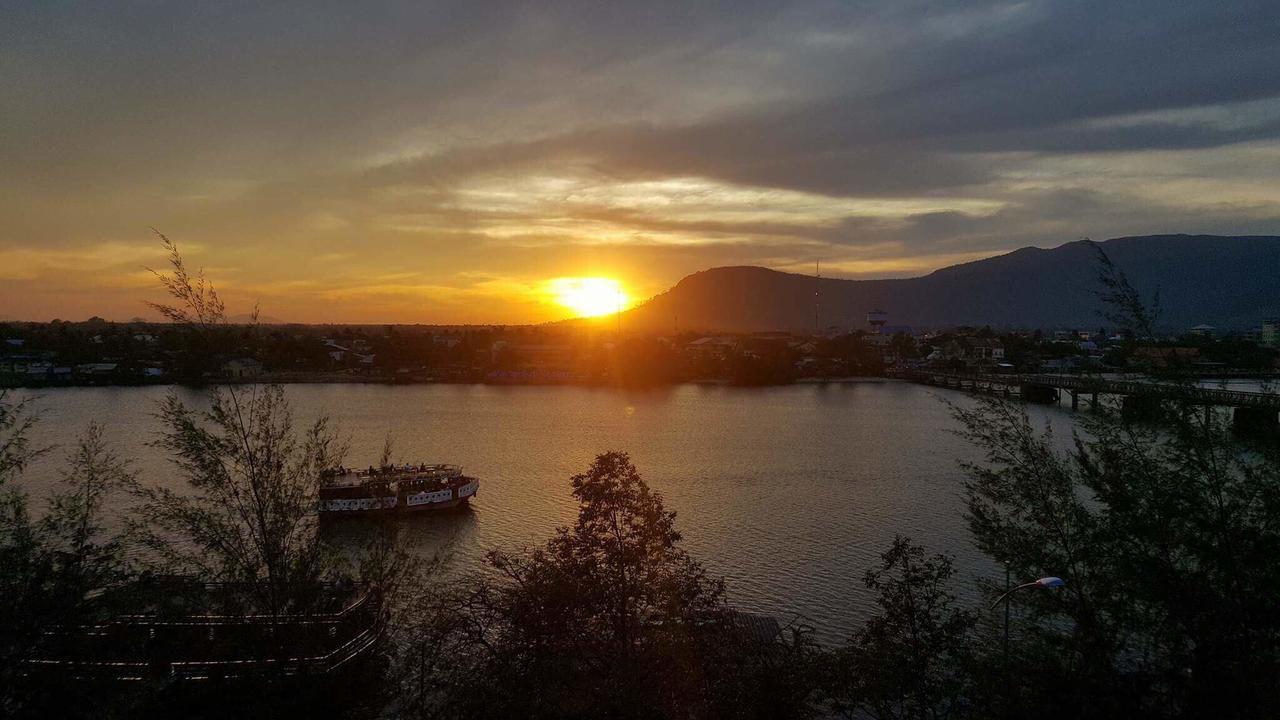 Good Morning Kampot Hotel Ngoại thất bức ảnh